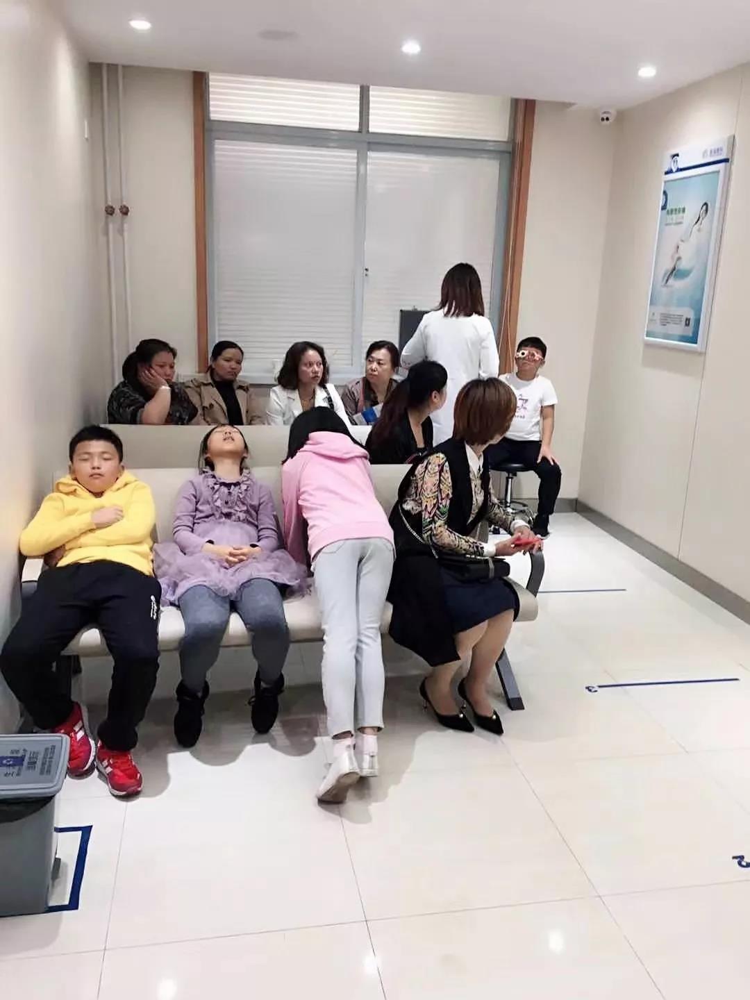 “来了58个小学生，有32例近视眼！”贵州普瑞眼科正式启动